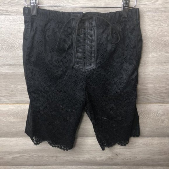 Unravel Project Size 28 Lace Layered Cycling Short - Picture 5 of 12